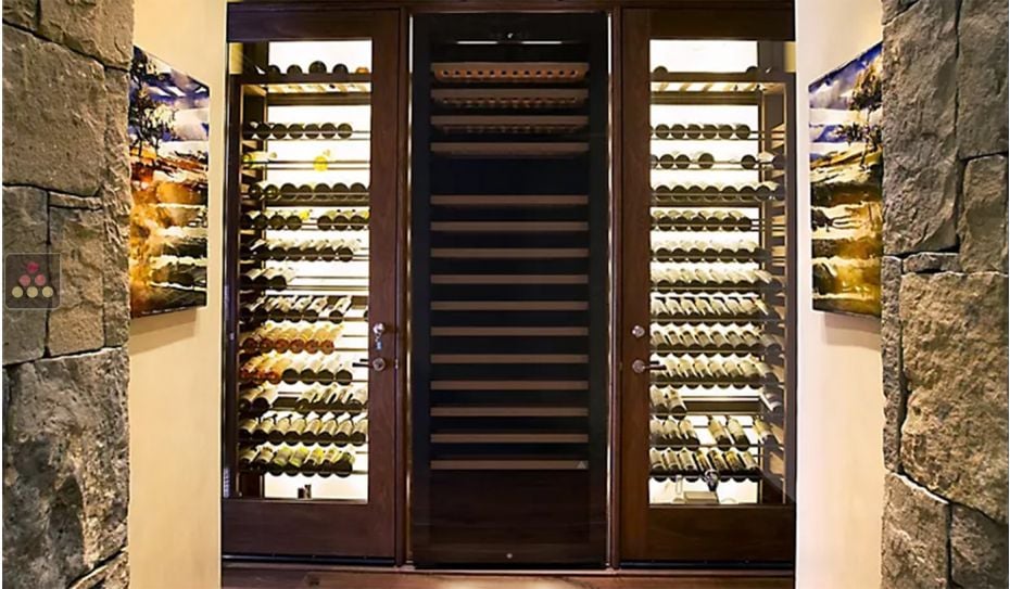 1 temperature wine cabinet for storage and service