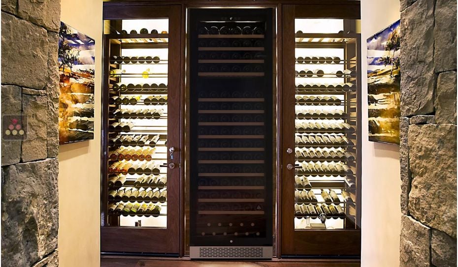 1 temperature wine cabinet for storage and service